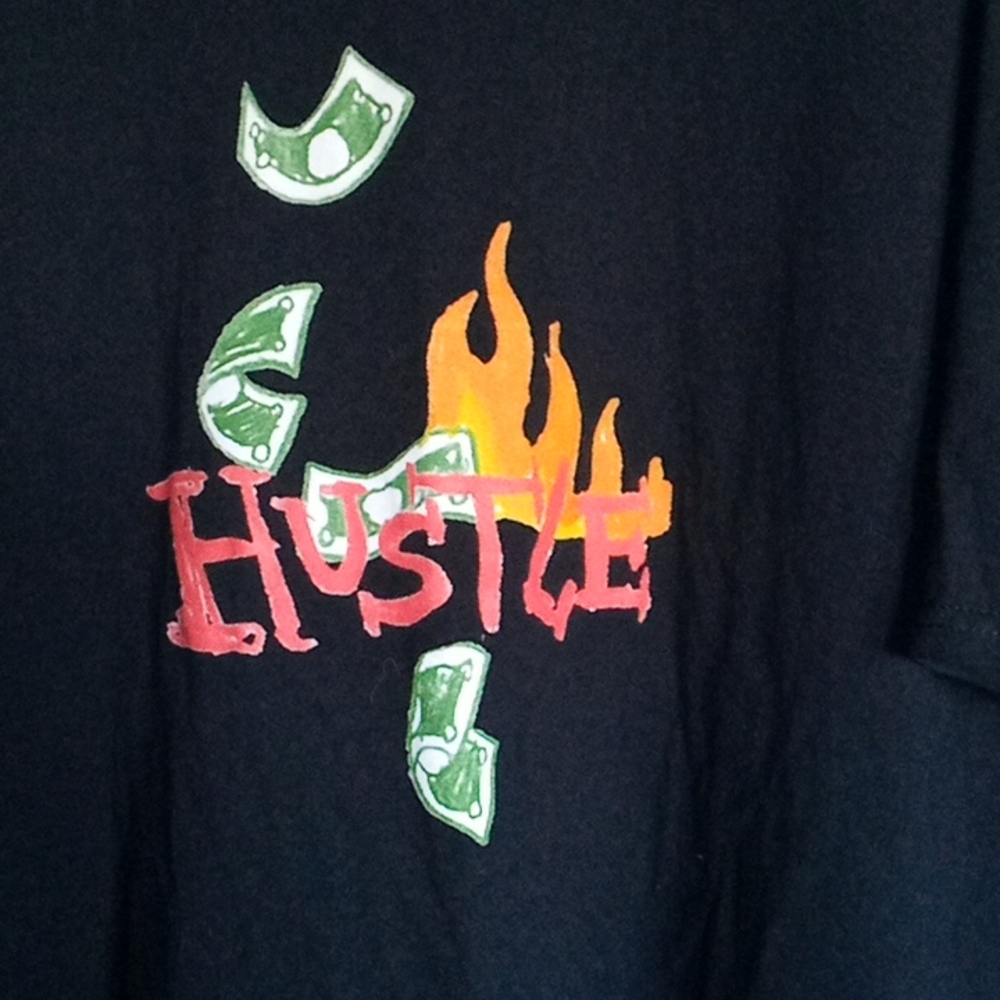 Tee shirt with hustle design